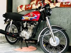 im selling my bike lush coundition good fuel average good engine