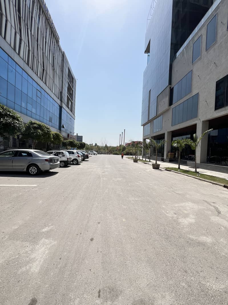 Office Space Available For Any IT Or Software Company 2