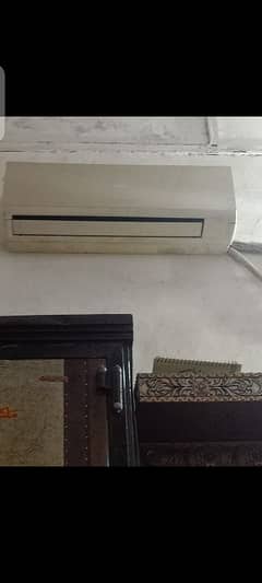 Haier one tone good condition AC
