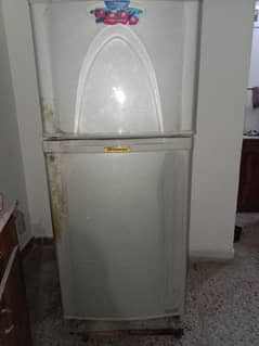 dawalance fridge in used urgent sale