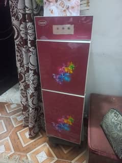 Dispenser and Refrigerator