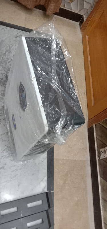 lithium Battary 12Volts 100ah, 24 V 120ah availble 3_5 years warranty 3