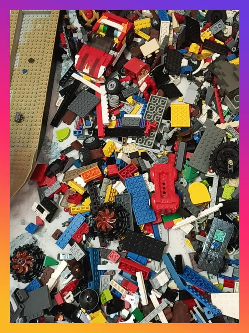LEGO Educational Blocks Random Bulk with accessories n Minifigure's 6