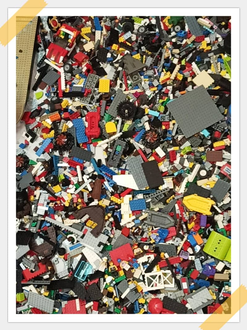 LEGO Educational Blocks Random Bulk with accessories n Minifigure's 10
