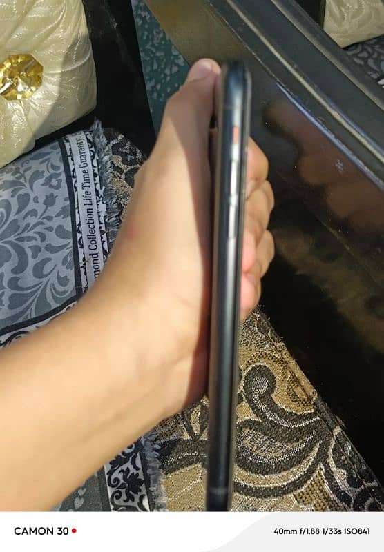 iPhone XR with original box 3