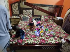 double bed available mattress ke sath