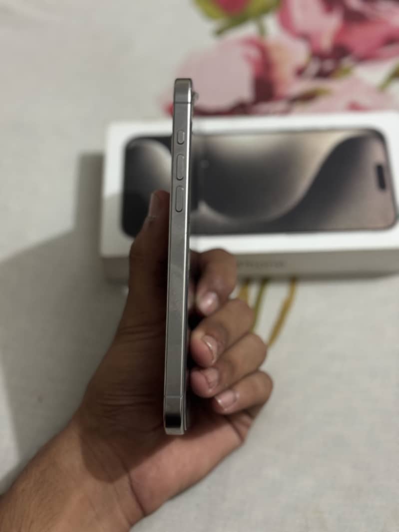 Iphone 15pro max 256gb factory unlock 10/10 condition with box 4