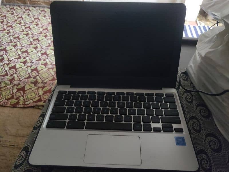 chrome book / laptop 2