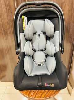 BACHA PARTY CARRY COT