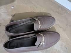 Calfskin leather. . ke shoes hn  import quality 2 years warranty
