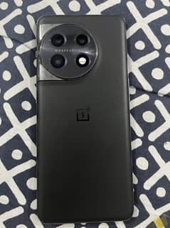 One Plus 11 5G 256 gb provides 120fps gaming experience