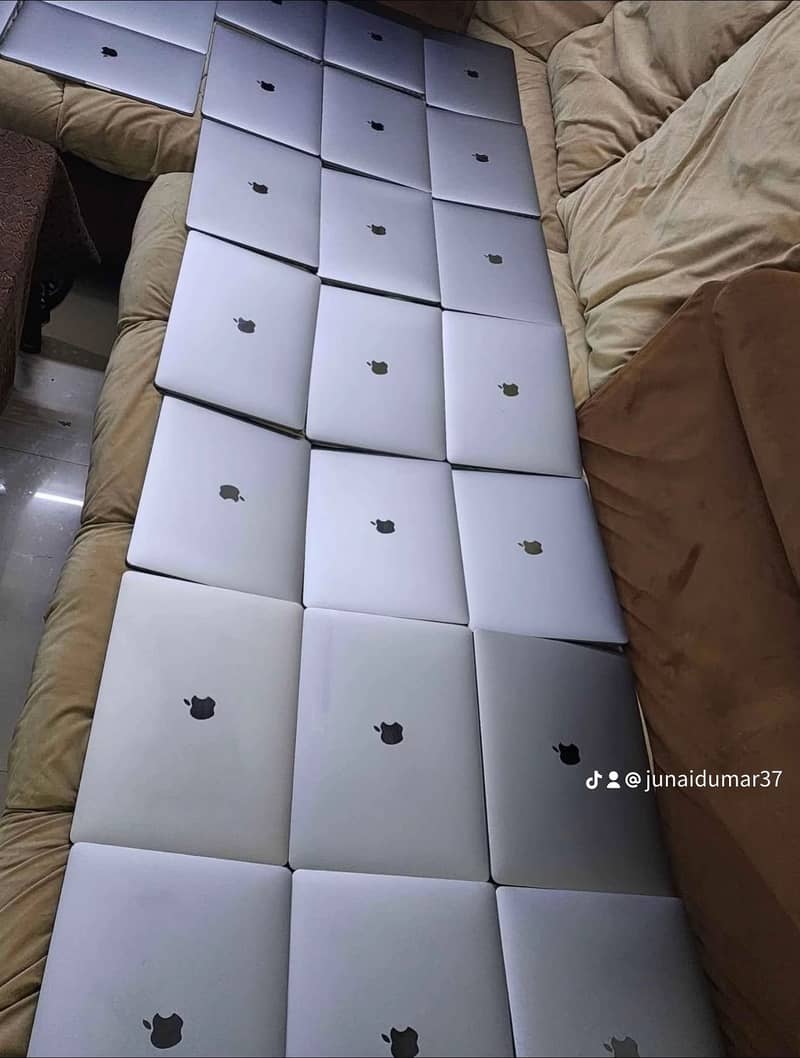 MACBOOK PRO 16 (2019) Magic Keyboard (16/1000gb) Core i9 . . . 3