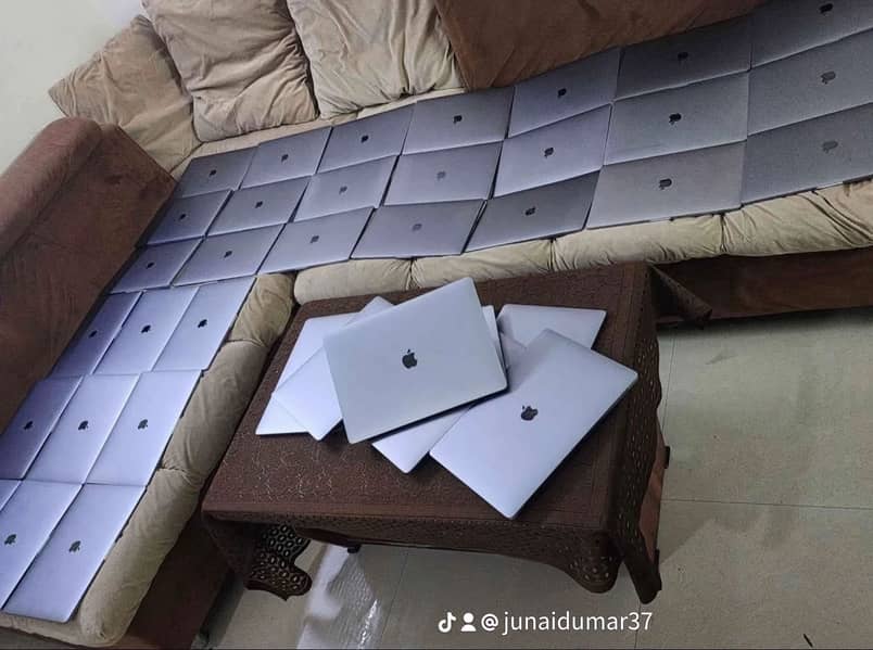 MACBOOK PRO 16 (2019) Magic Keyboard (16/1000gb) Core i9 . . . 4