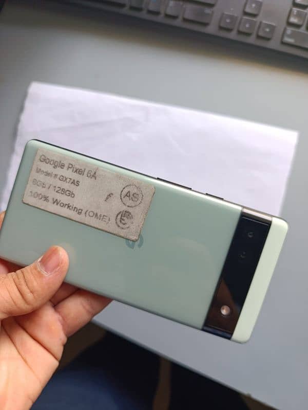 Google Pixel 6 New Condition 10/10 6