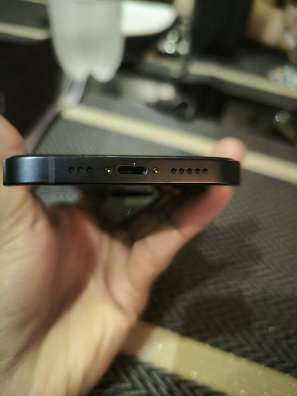 iphone 13 New just box open and few days used 4