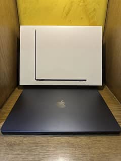 Apple macbook Air M2 2023 with box