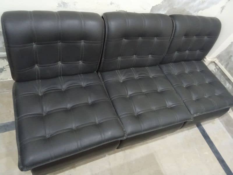 Single Seater Sofa Set (Total 3 han) Location: Hasilpur City 1