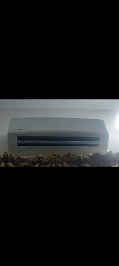 air conditioner DC INVERTER FOR SALE. Excellemnt condition. 10/10. .