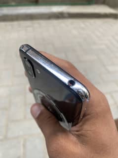 Aquos r2 10/9all ok 64 gb  non pta