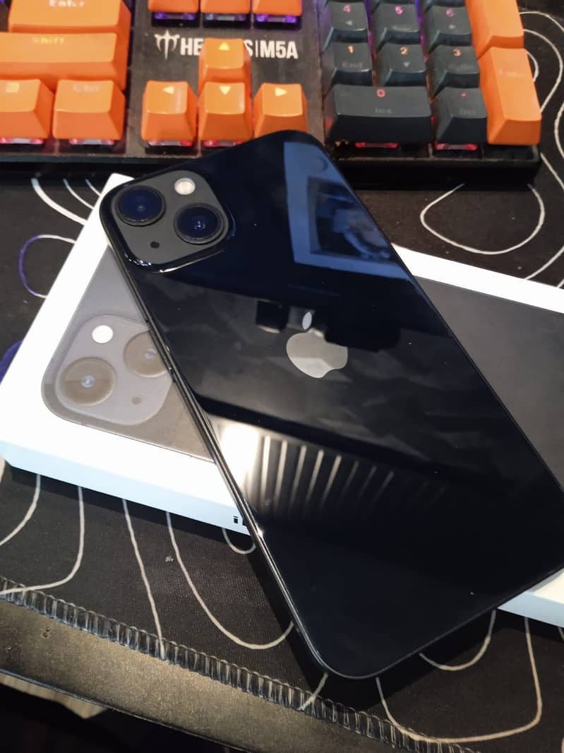 i phone 13 Open Box 2 days used only 3