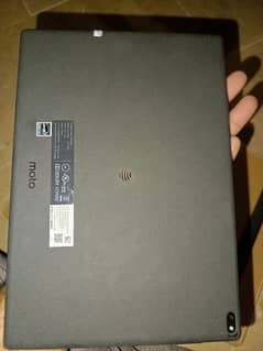 Motrola TB-X704 A. 2 GB or 32 memory