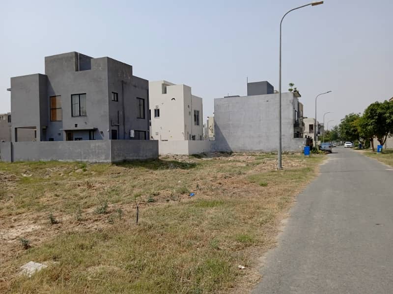 5 Marla Plot in Most Prime Location (Dealers Dont Call Us) 2