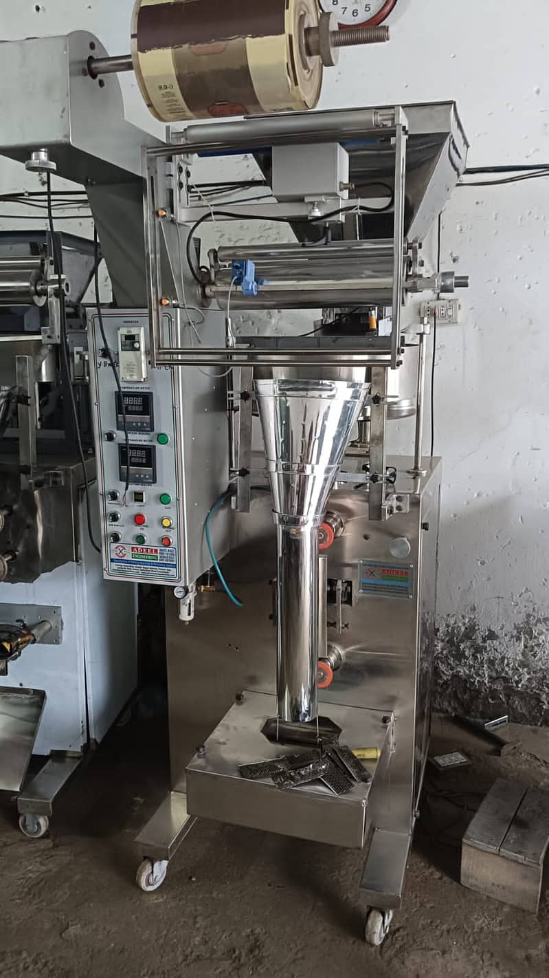 Automatic Packing Machine For Slanty/Nimko/Chips/Spices/Rice/Surf/Dal 2