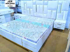 King size bed  Queen size bed  Double bed  Single bed  Wooden bed  Met
