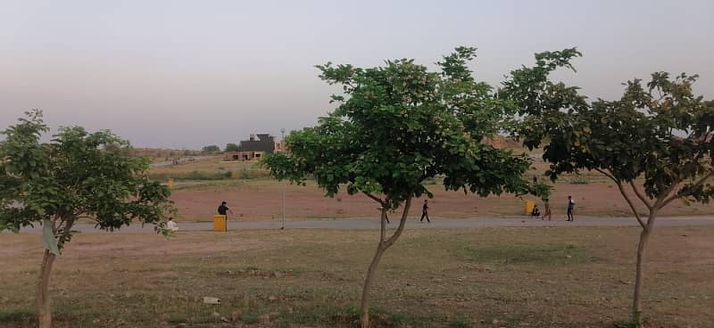 10 MARLA BOULEVARD BACK OPEN RESIDENTIAL PLOT FOR SALE IN BLOCK K 0