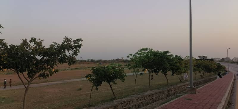 10 MARLA BOULEVARD BACK OPEN RESIDENTIAL PLOT FOR SALE IN BLOCK K 3