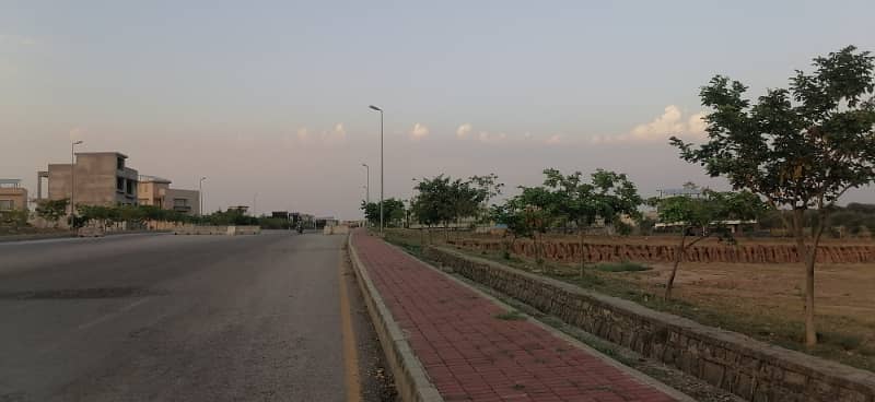 10 MARLA BOULEVARD BACK OPEN RESIDENTIAL PLOT FOR SALE IN BLOCK K 4