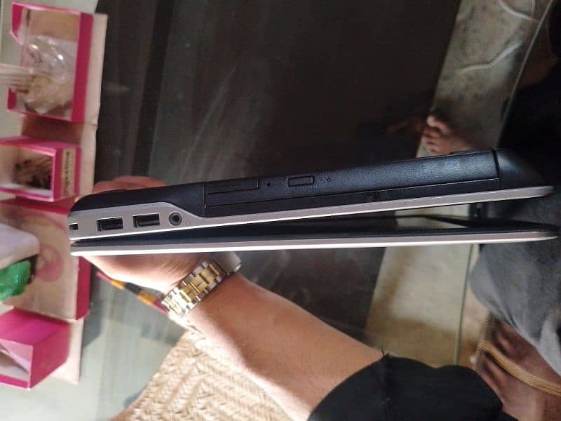 Dell Latitude Core i7 4th gen. 8gb 256 SSD HardDisk 2