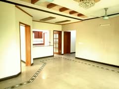 DHA PHASE 4 BLOCK GG 1 KANAL UPPER PORTION FOR RENT.