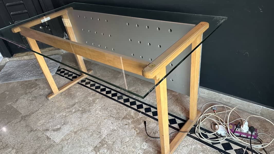 Computer Desk/Table 0