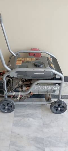 Hyundai generator almost new