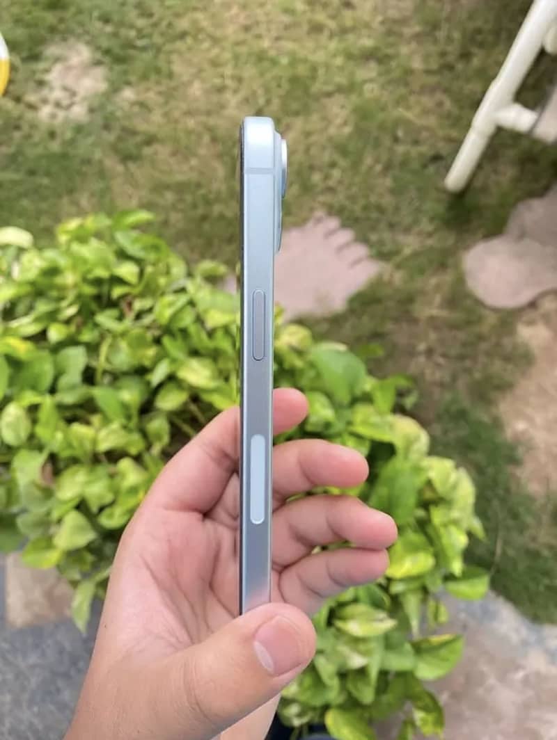 Iphone 15 Factory unlock Non active 4 months sim available with Box 4