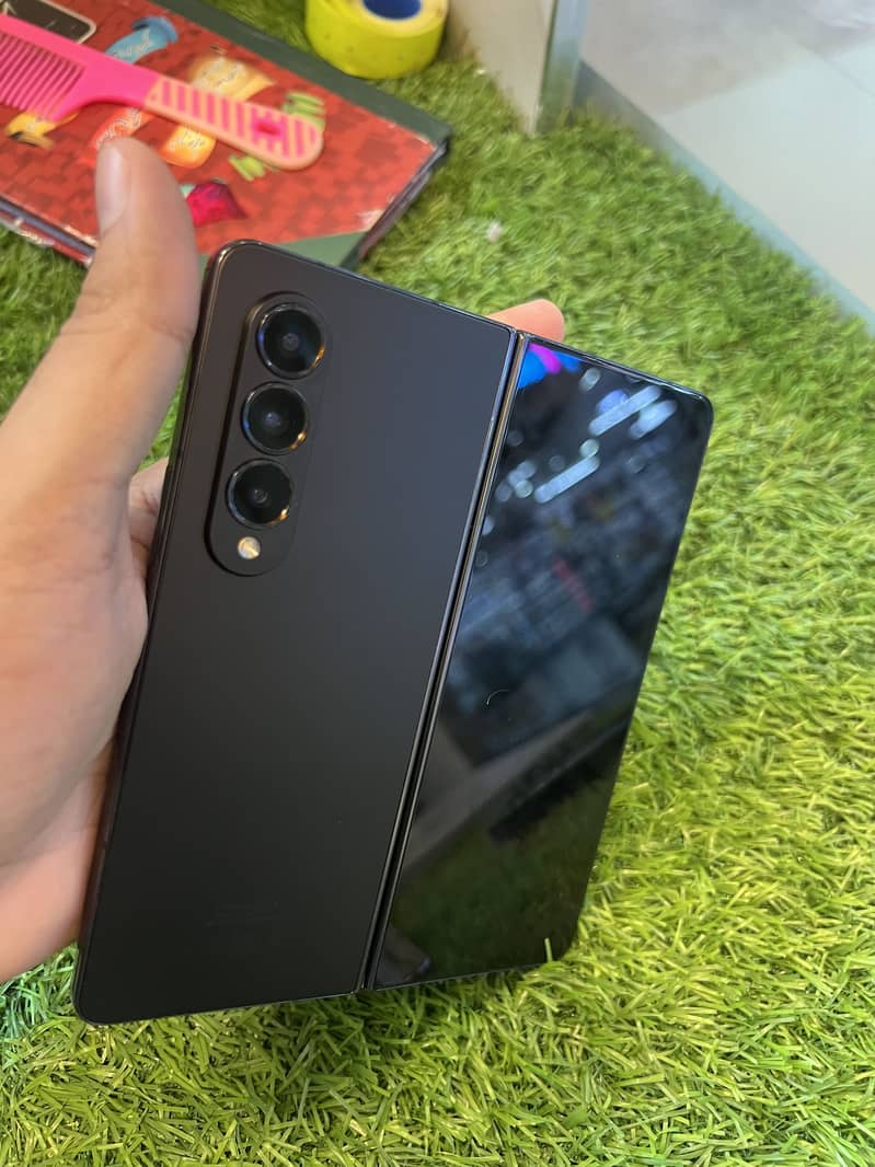 Fold 4 just like brand new 10 / 10 condition non pta sim working 4