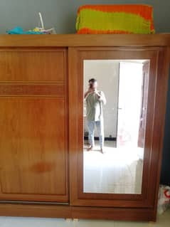 bed,Almirah,divider