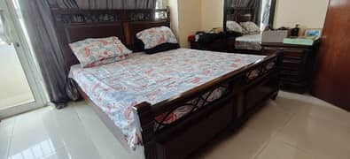 bed set with sides and dresser