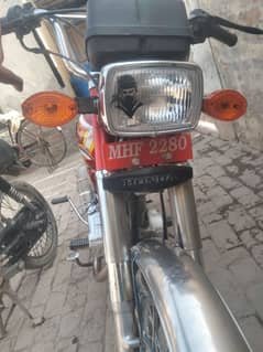 125 Honda urgent sale payment need Full urgent phone number03257347106