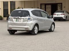 Honda fit hybrid battery abs 100% 1.5cc full option