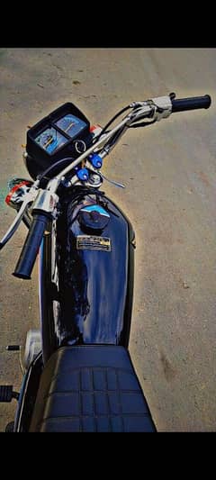 Honda 125cc urgent for sale document file OK call n 03220857806