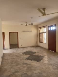MIAN ESTATE OFFERS KANAL UPPER PORTION FOR FAMILY FOR RENT