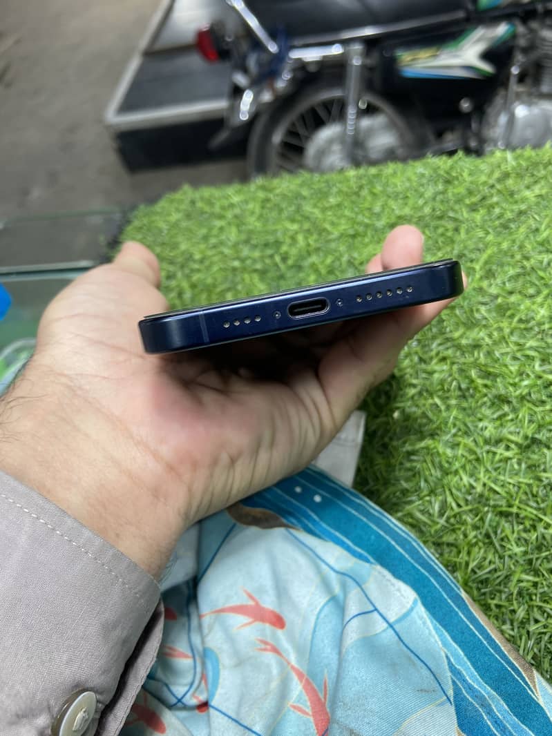 15 pro max 256 jv with original box and cable condition 10/10 88%batt 2