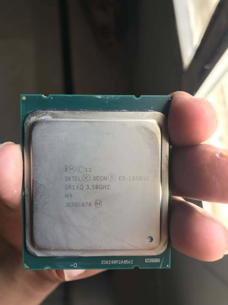 Xeon E5-1650 v2 – 6 Core / 12 Thread LGA2011 CPU 1