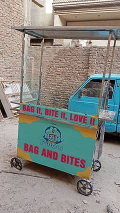 fast food counter . . . Bilkul new hai 3 hafta phella hi bn waya hai