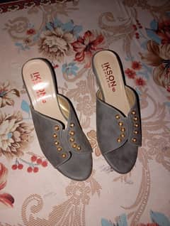 Shoes new ha aik bar use ki ha brand ki h