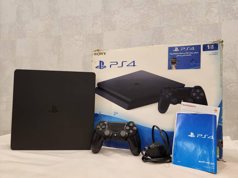 PS4 SLIM 1 TB | WITH BOX AND ALL ACCESSORIES | 2 CONTROLLERS 0