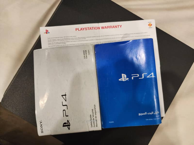 PS4 SLIM 1 TB | WITH BOX AND ALL ACCESSORIES | 2 CONTROLLERS 1