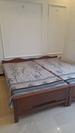 2 single beds